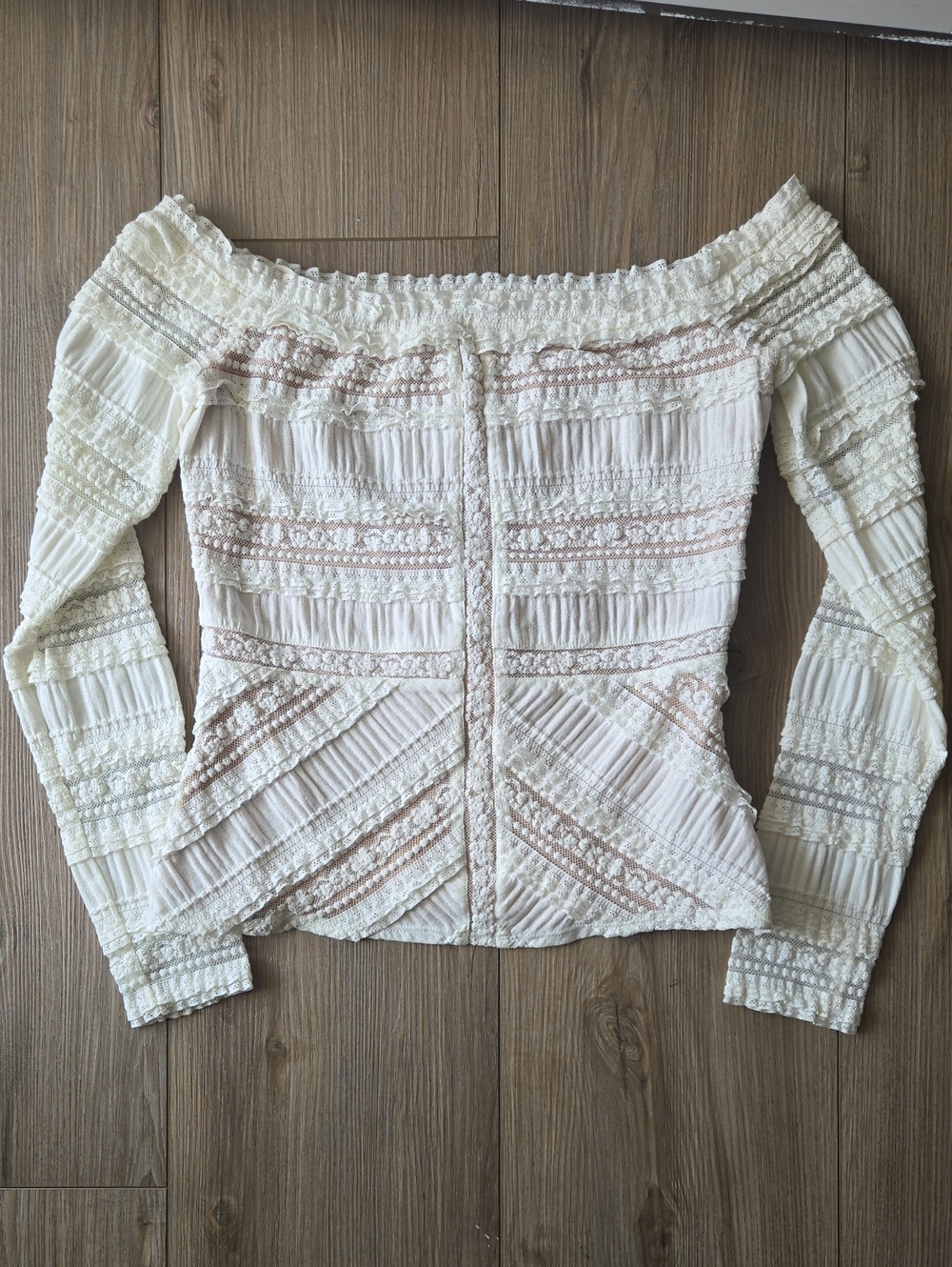 Cinq a sept Cream Off-Shoulder Textured Blouse